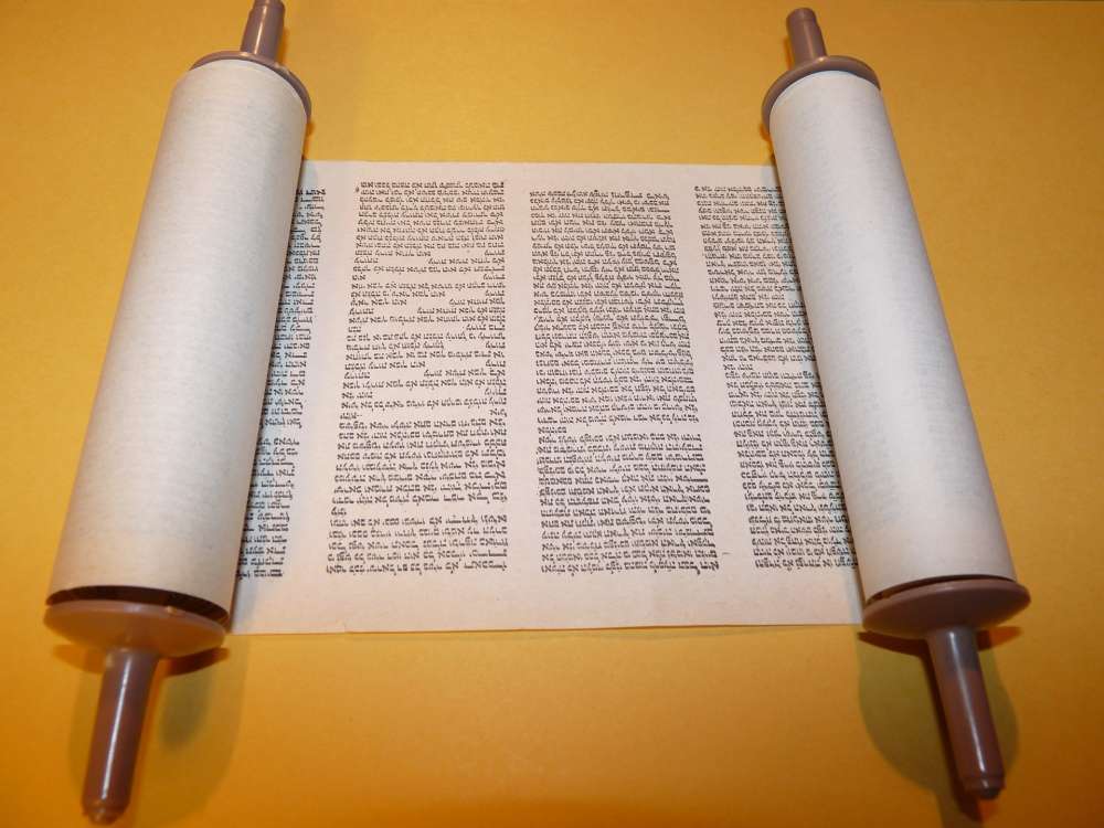 bible-3524065_1920-pixabay-okattanvanda.jpg