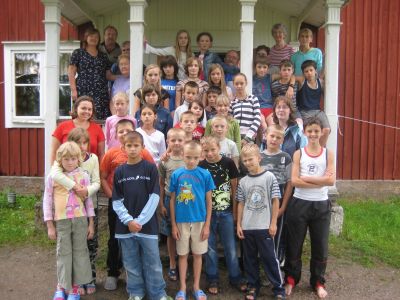 Gruppbild från lägret för barn från Belarus sommaren 2007